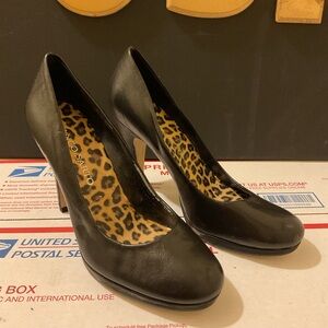 Franco Sarto Black Leather Pumps with Leopard Print Lining